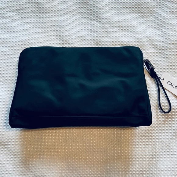 Calvin Klein NWT Black Logo Nylon Document Pouch - Picture 4 of 6